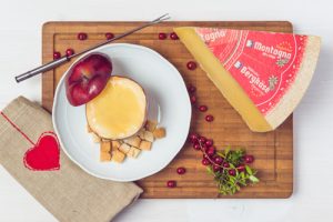 Fonduta di formaggio con Montagna AA Superior Fonduta di formaggio con Montagna AA Superior