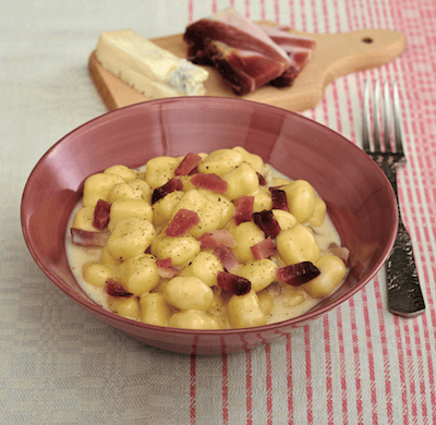 Milch Bayern - Gnocchi di patate con speck e Blauschimmelkaese