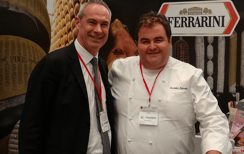 Andrea Gelmuzzi (export manager di Ferrarini) e lo chef Gennaro Esposito