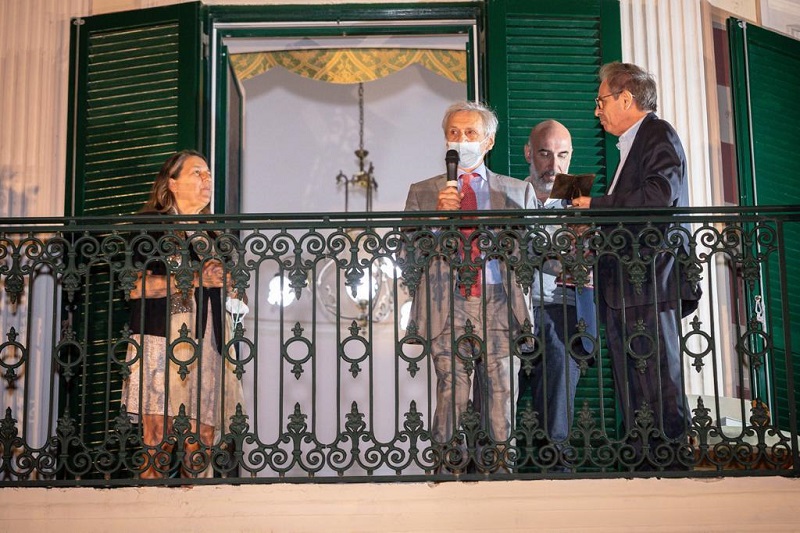 Vera-Slepoj-e-Benedetto-Cavalieri-premiano-Rocco-Palmisano