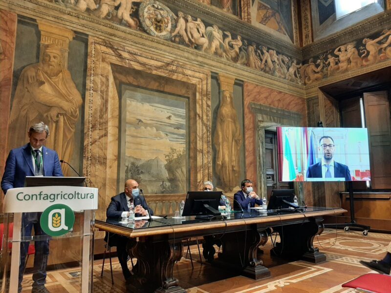 Agrosocial-presentazione-Patuanelli