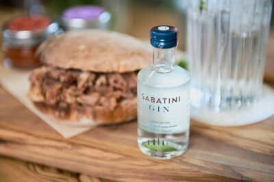 Il-miglior-panino-dEuropa-e-il-London-Dry-Gin-di-Cortona