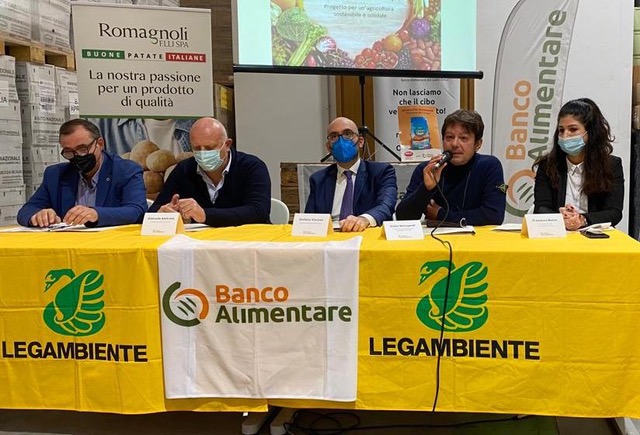 Un-momento-della-conferenza-stampa