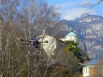 FEM: Droni in volo nel campus di San Michele per un'agricoltura di precisione e innovativa