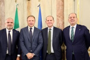 il-presidente-giansanti-con-il-ministro-lollobrigida-e-ai-sottosegretari-luigi-deramo-e-patrizio-la-pietra