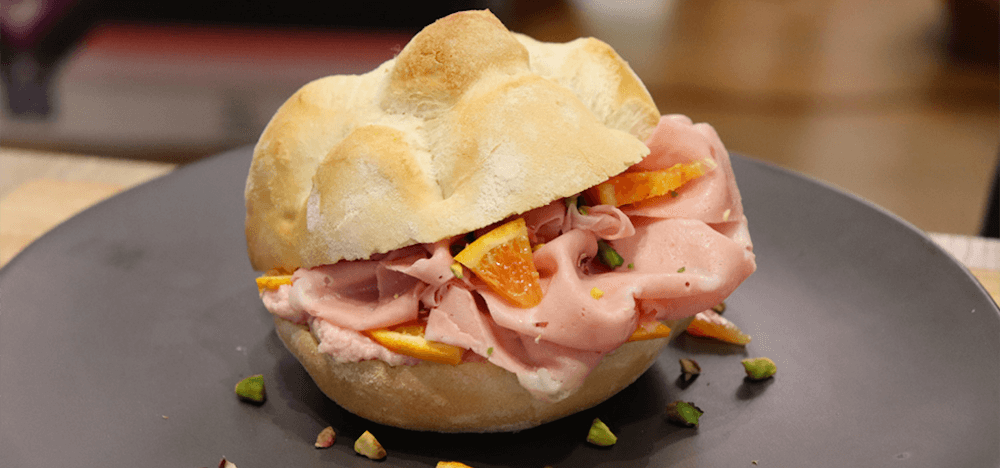 panino-mortadella-arancia-pistacchi