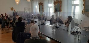 pres-cattani-apre-incontro-di-oggi-in-sala-specchi-fem