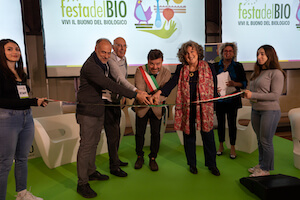 taglio-del-nastro