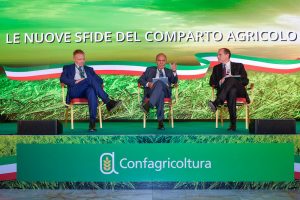 assemblea-tavolo-giansanti-vespa-lollobrigida