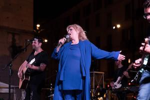 iva-zanicchi-sul-palco