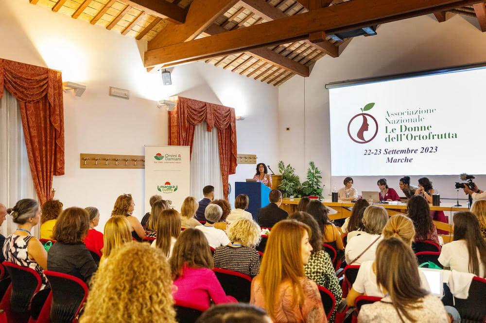 donne-ortofrutta-assemblea