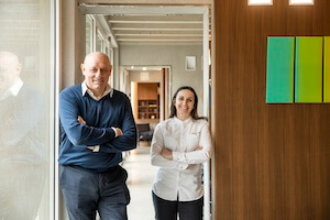 il-proprietario-paolo-naoni-con-la-chef-arianna-gatti
