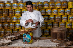 gioacchino-gargano-prepara-lo-sfincione-bagherese-al-museo-dellacciuga