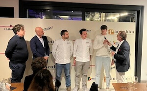 la-premiazione-del-vincitore-il-laboratorio-dolcevia-di-mellaredo