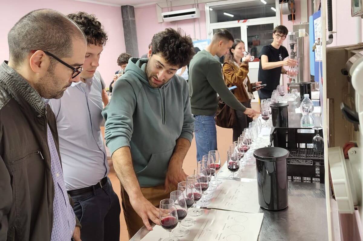 Fem Assaggi Tecnici Alla Cantina Sperimentale