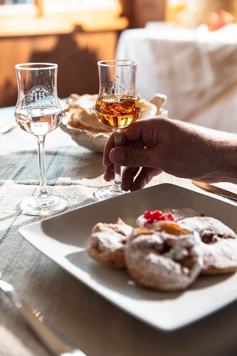 “di Tappa In Grappa” Sulla Strada Dei Formaggi Delle Dolomiti